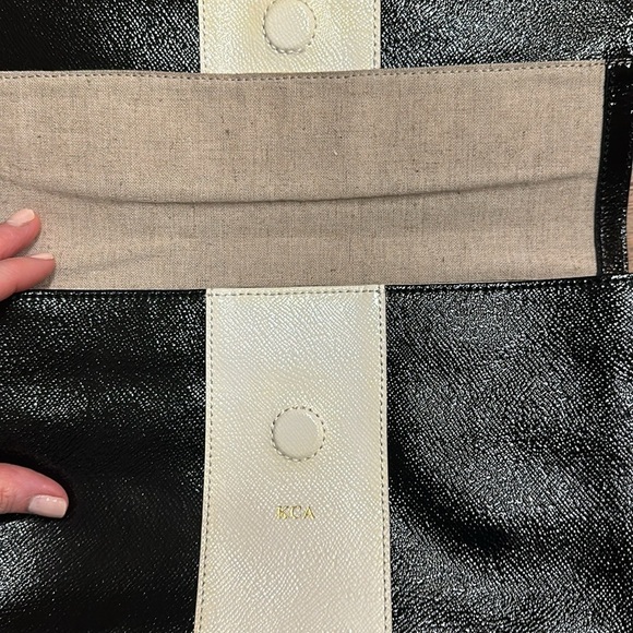 👜 Mark & Graham Colorblock Clutch – Black & White – 11.5" x 7" ✨ - Picture 3 of 6